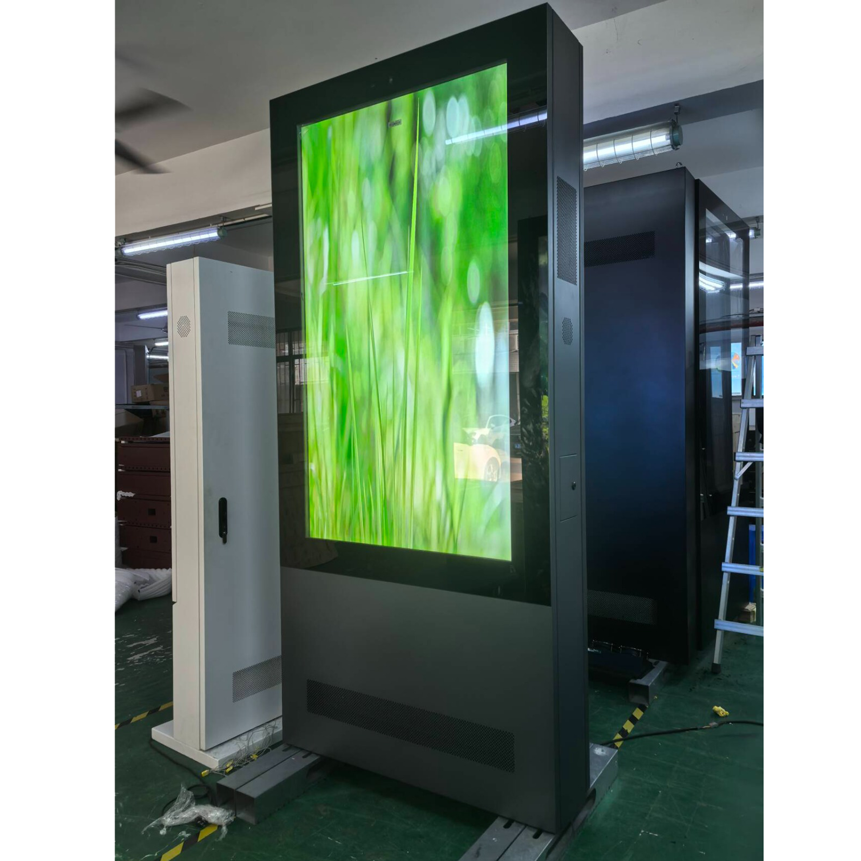 Outdoor LCD Digital Screen; Double Sided | GoPixel Solutions